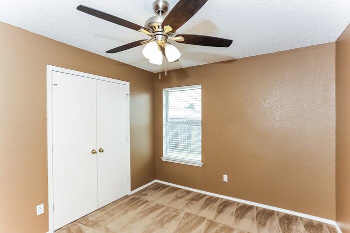 Building Photo - 7014 Snowivy Ct