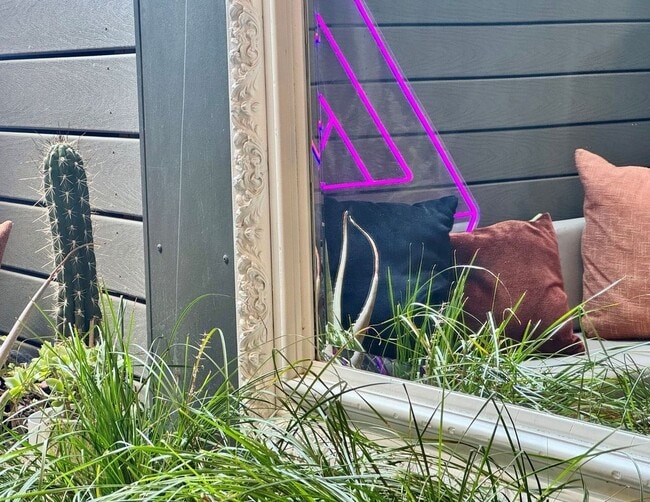 Building Photo - Maison à SOMA  |Secured Smart Access. Mode...