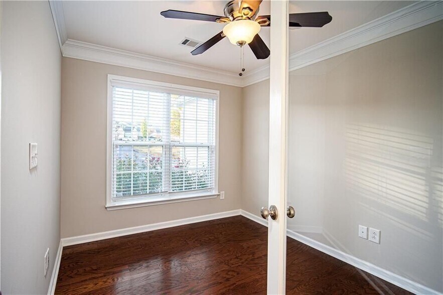 Building Photo - 265 Balaban Cir