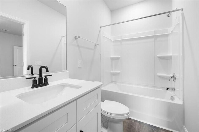 Building Photo - 1729 University Dr