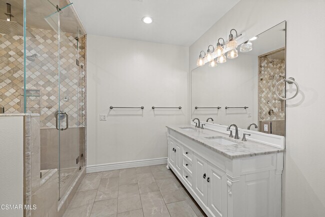 Building Photo - 1408 N View Dr