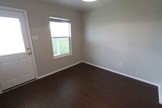 Building Photo - Hutto 3BR Gem ~ Open Layout, Large Yard & Prime Location