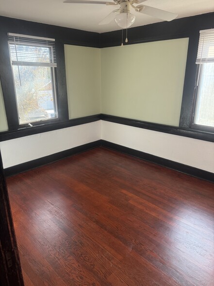 Building Photo - 101 S Gray Ave