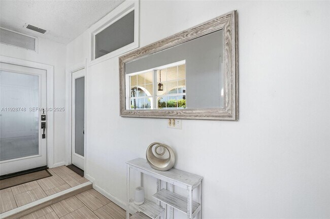 Building Photo - 521 NE 70th St