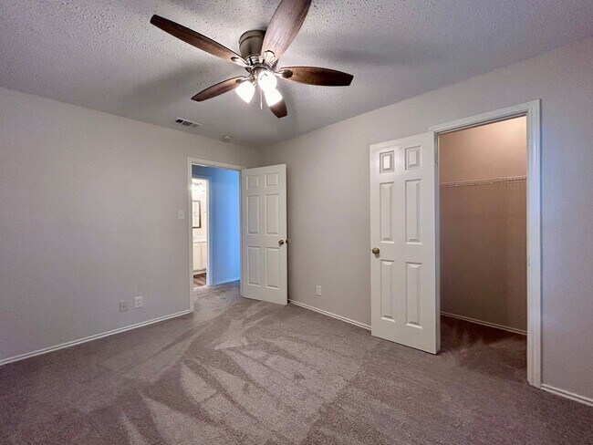 Building Photo - 9300 Kempler Dr