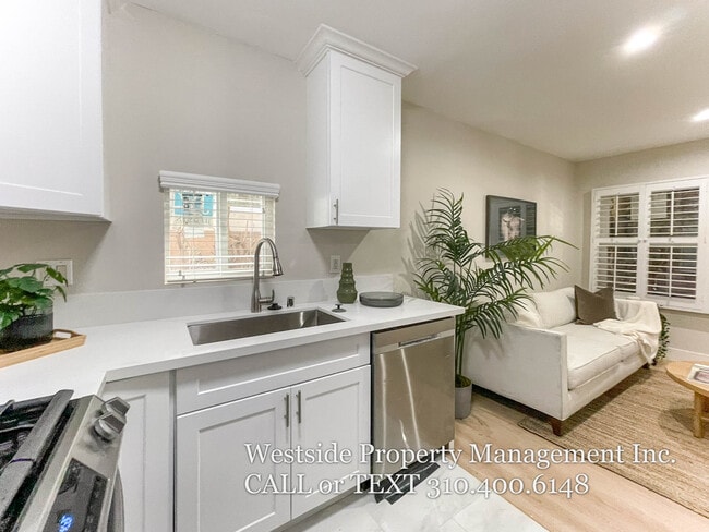 Building Photo - 1142 24th St