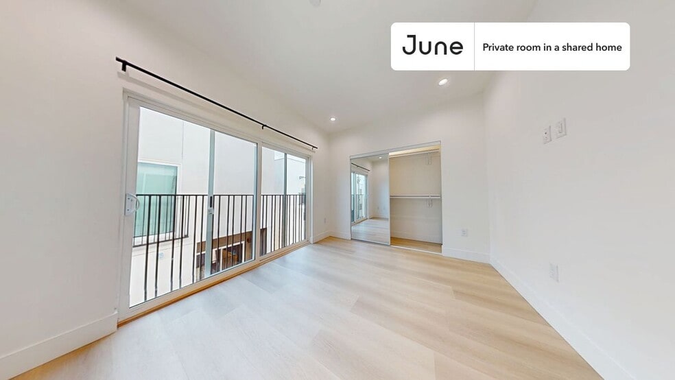 Building Photo - Room in Shared 5 bed/4 bath home