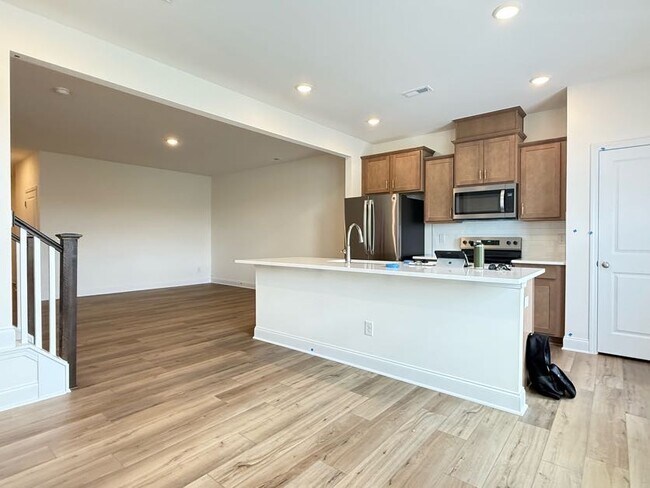 Building Photo - 3 Bedroom One Garage Single Family