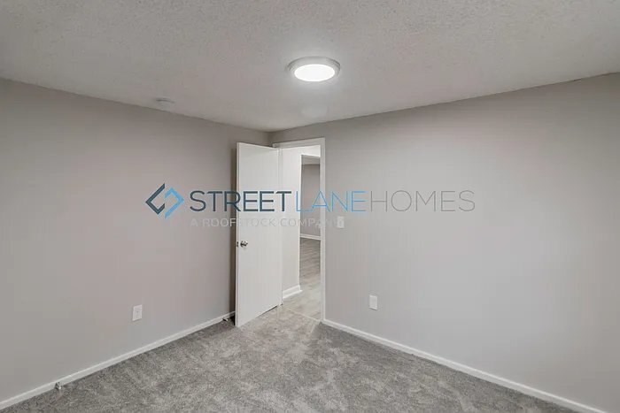 Building Photo - 800 Chester Ave