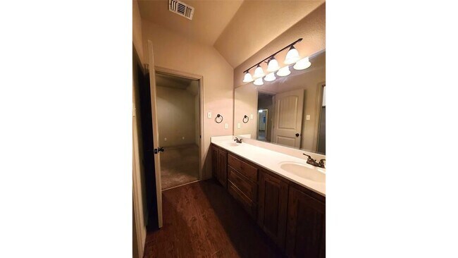 Building Photo - 1110 Avendale Dr