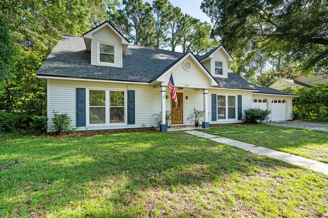Building Photo - Lake Forest Golf Community