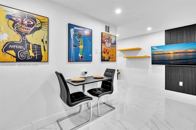 Building Photo - 923 NW 110th St