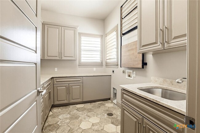 Building Photo - 2447 Wallaby Cir