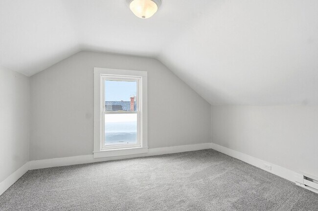 Building Photo - 116 Coburn St