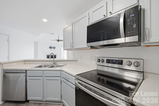 Building Photo - 18883 Vineyard Point Ln