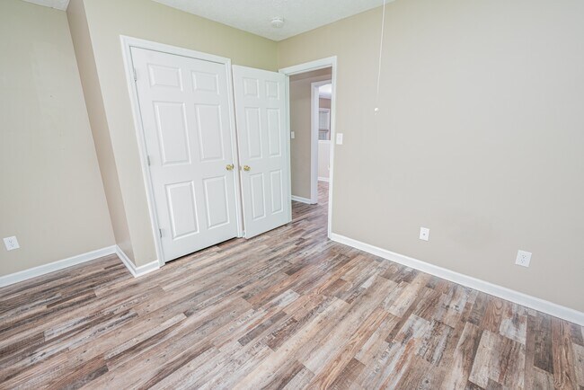Building Photo - 910 Gum Branch Ct