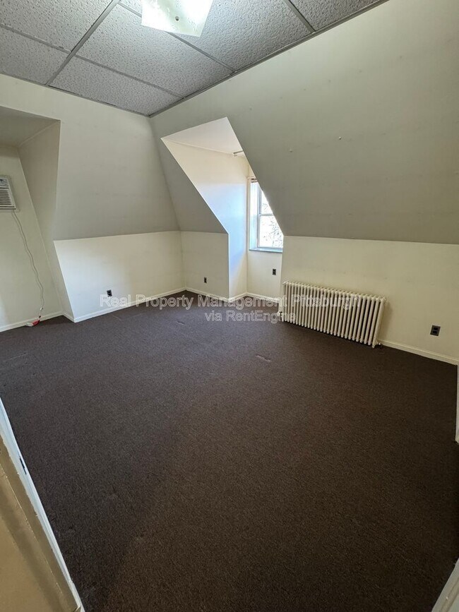 Building Photo - 437 S Aiken Ave