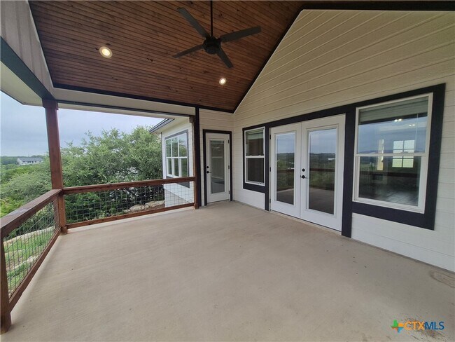 Building Photo - 427 Primrose Path