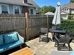 Building Photo - 84 Chapel St