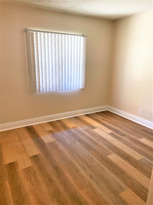 Building Photo - 850 S Rosemead Blvd