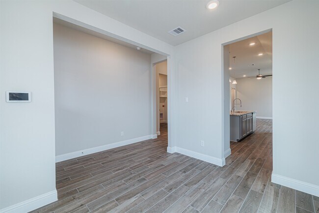 Building Photo - 12611 White Pelican Ct