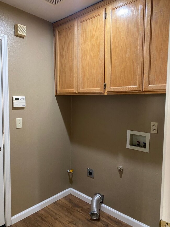 Building Photo - 3 bedroom 3 bathroom Salida Home