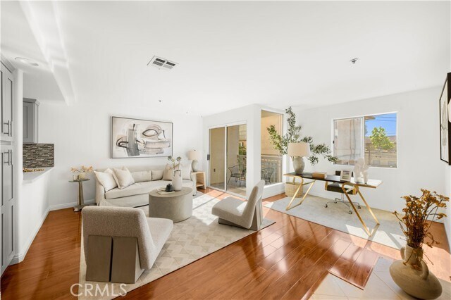 Building Photo - 335 S Sierra Madre Blvd