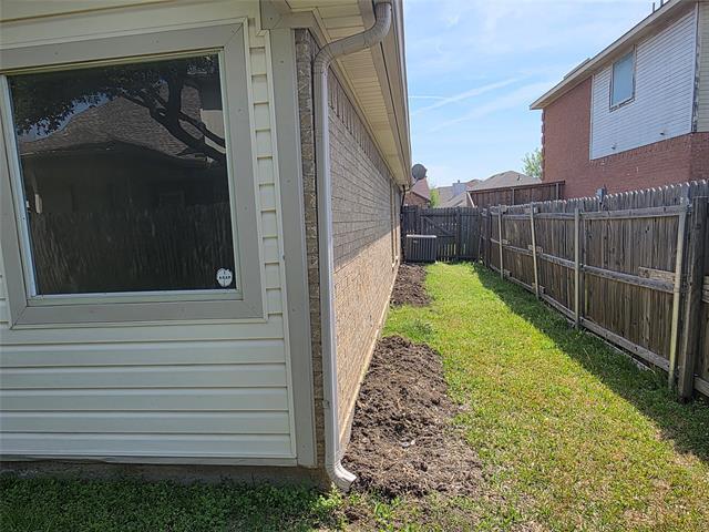 Building Photo - 5600 Creekhollow Dr