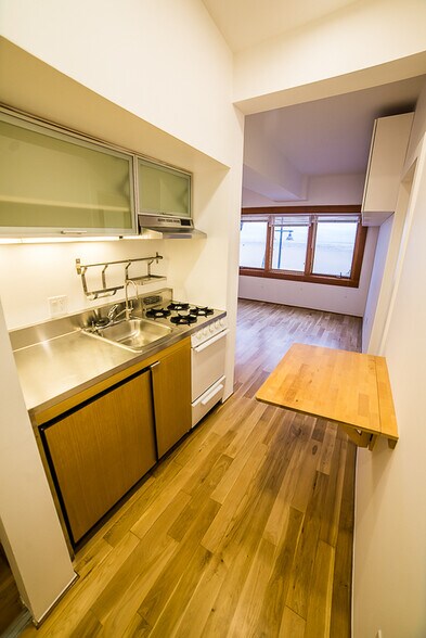 Building Photo - 8 Brooks Ave