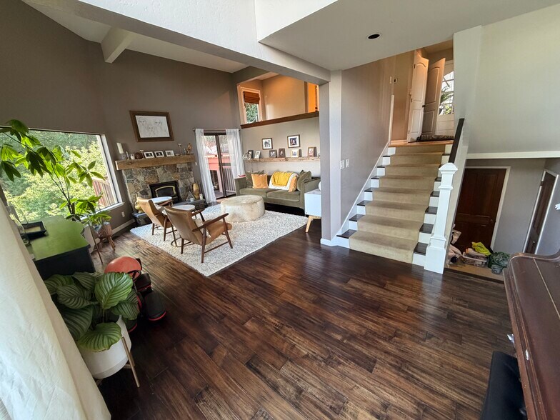 Side view from Living room - 108 Oakmont Ave