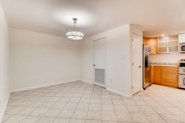 Building Photo - 250 President St