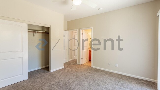 Building Photo - 1251 Clover Dr