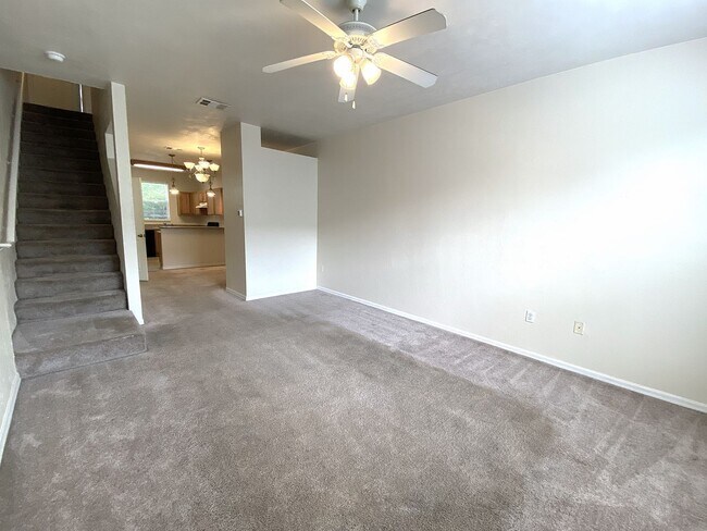 Building Photo - Kensington North #1608 - Move in now