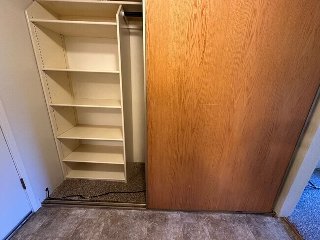 Building Photo - Cute and Cozy 1 Bedroom Condo in Gated Tim...