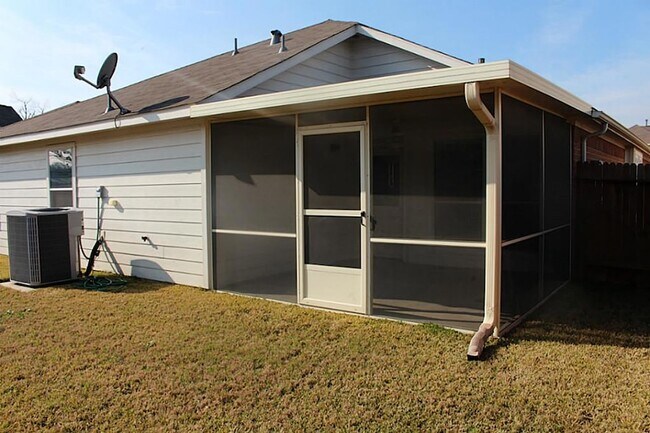 Building Photo - 8331 Loetsch Ridge Way