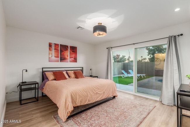 Building Photo - 5253 E Beck Ln