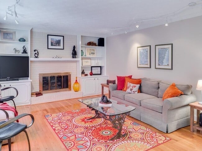 Building Photo - 5216 Willow Point Pkwy