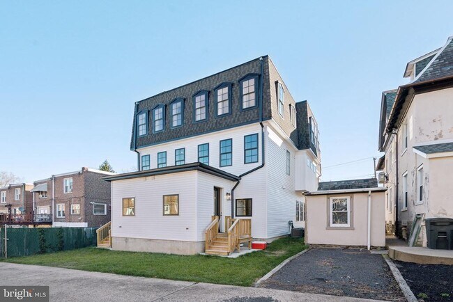 Building Photo - 347 E Gorgas Ln