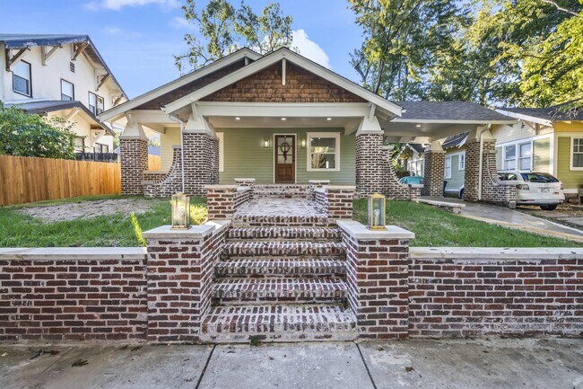 Building Photo - 546 N Santa Fe Ave