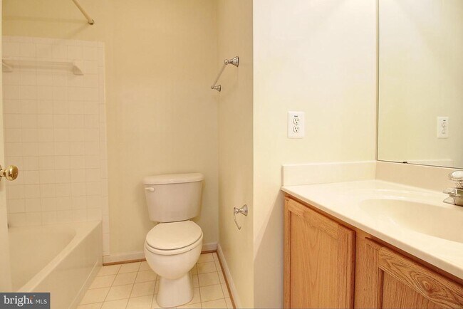 Building Photo - 6135 Newport Terrace