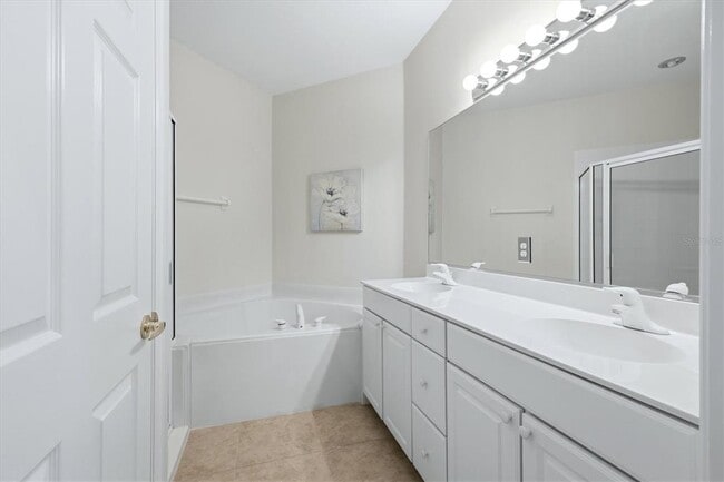 Building Photo - 4456 Streamside Ct