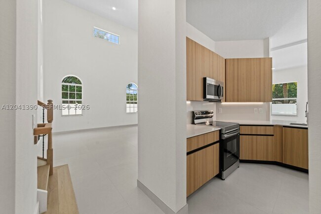 Building Photo - 3040 SW 44th St