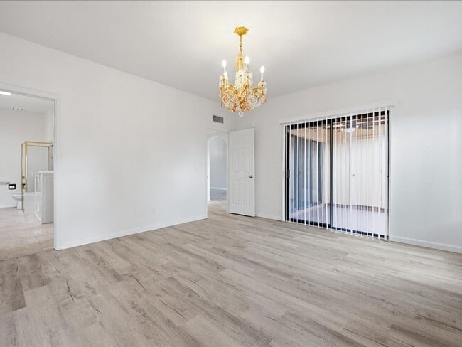Building Photo - 10111 Spyglass