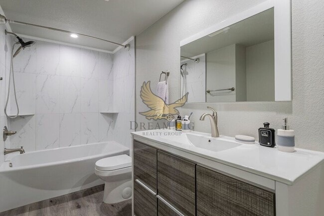 Building Photo - 8101 W Flamingo Rd