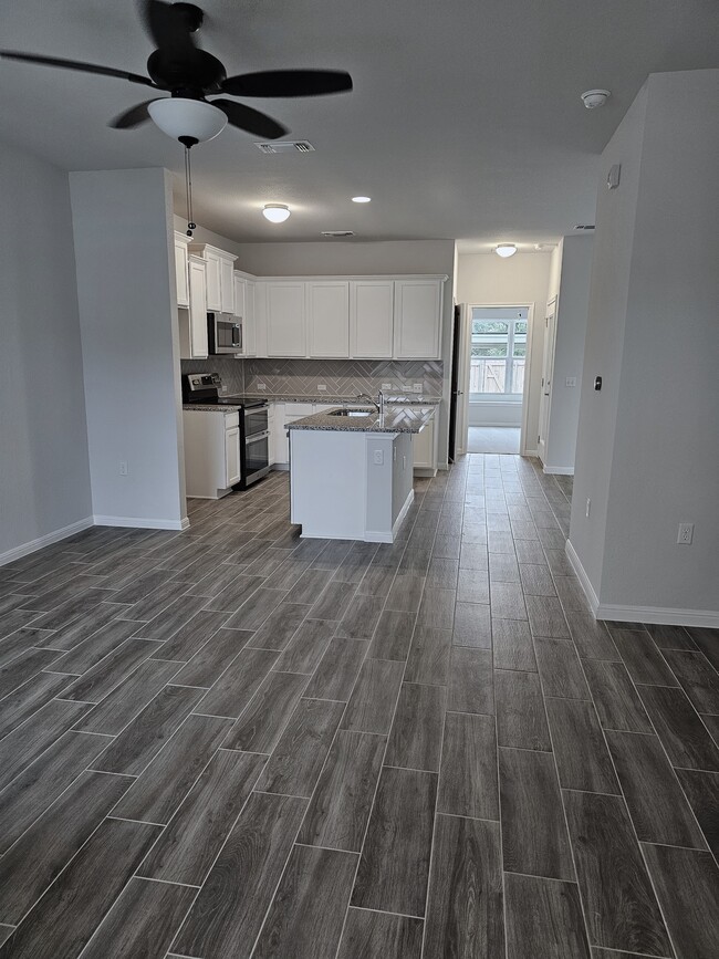 Building Photo - 9612 Whisper Willow Blvd