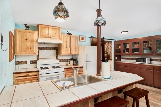 Building Photo - 123 N Wahsatch Ave