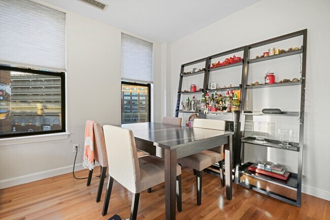 Building Photo - 75 Clarendon St