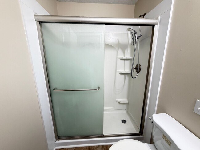 Building Photo - 825 Parkway Dr