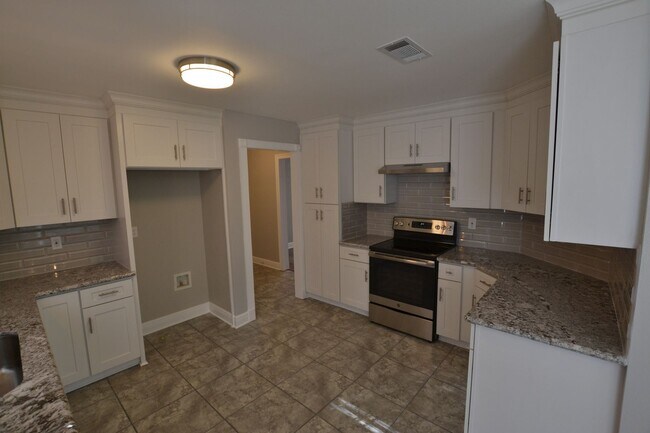 Building Photo - Zachary School District!  Newly remodeled 4 bedroom, 2.5 bath near downtown Zachary