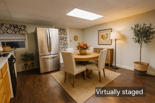 Building Photo - 218 W Horner St